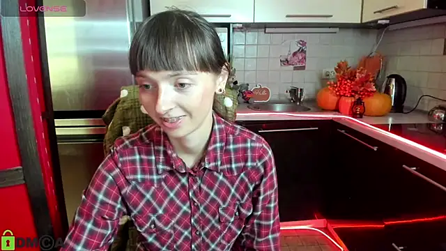 Snapshot of TayanaJons chatting on October 8, 2025, 6:59 am TayanaJons online show from October 8, 2025, 6:59 am