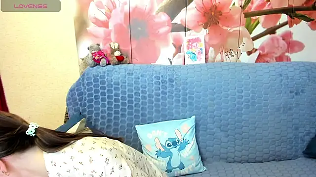 TayanaJons online show from June 4, 2026, 9:14 am