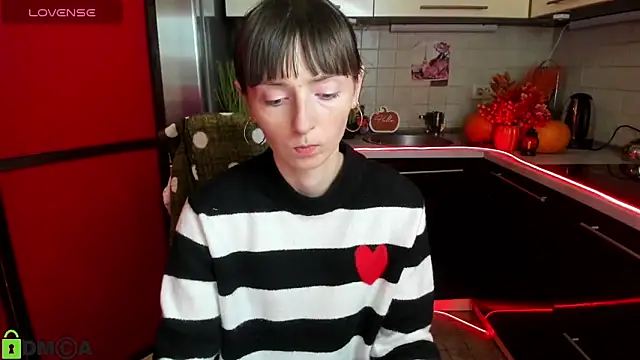 Snapshot of TayanaJons chatting on November 12, 2025, 7:56 am TayanaJons online show from November 12, 2025, 7:56 am