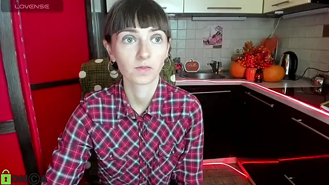 Snapshot of TayanaJons chatting on October 17, 2025, 7:00 am TayanaJons online show from October 17, 2025, 7:00 am