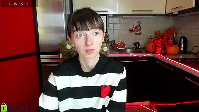 Snapshot of TayanaJons chatting on November 10, 2025, 7:57 am TayanaJons online show from November 10, 2025, 7:57 am