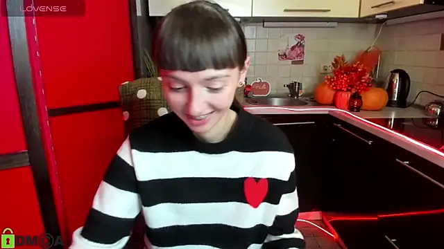 Snapshot of TayanaJons chatting on October 15, 2025, 7:05 am TayanaJons online show from October 15, 2025, 7:05 am