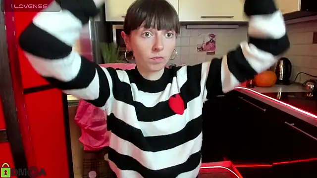 Snapshot of TayanaJons chatting on October 11, 2025, 6:58 am TayanaJons online show from October 11, 2025, 6:58 am