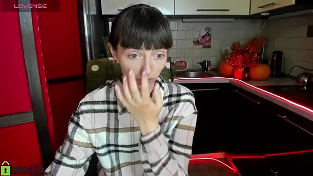 Snapshot of TayanaJons chatting on October 14, 2025, 7:09 am TayanaJons online show from October 14, 2025, 7:09 am