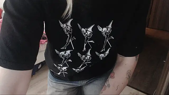 amanda kiss kiss online show from November 24, 2025, 11:43 am