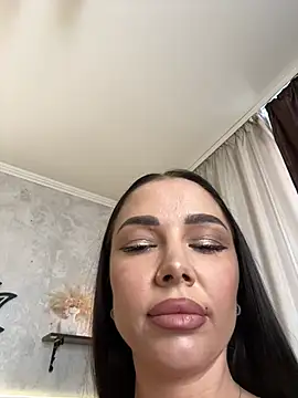 Snapshot of StripBianka chatting on February 22, 2026, 7:33 am StripBianka online show from February 22, 2026, 7:33 am