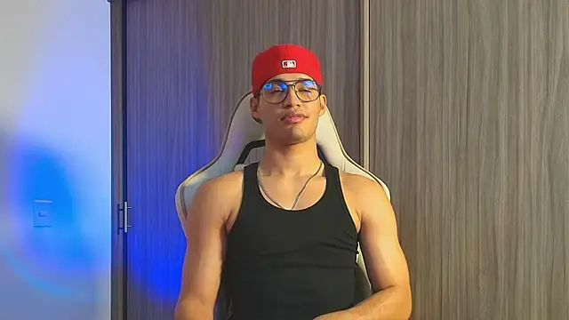 Jimmy Leeh  online show from November 28, 2025, 4:23 am