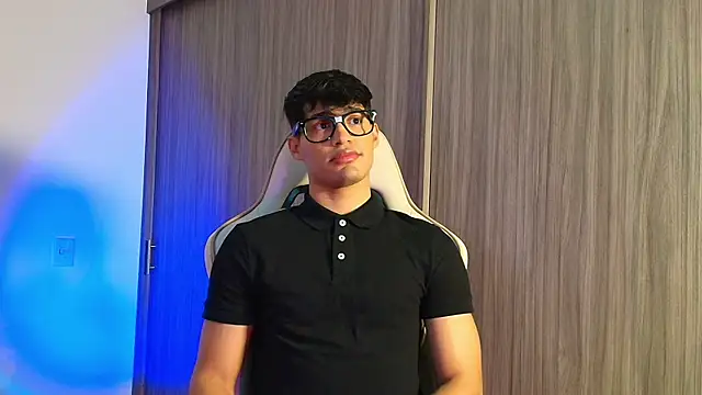 Jimmy Leeh  online show from November 23, 2025, 4:22 am