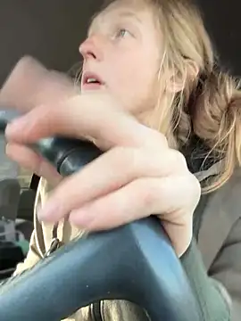 GoldenFlameGoddess online show from December 20, 2025, 9:17 pm