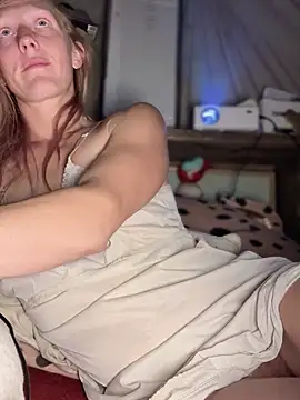 Snapshot of GoldenFlameGoddess chatting on October 22, 2025, 1:49 am GoldenFlameGoddess online show from October 22, 2025, 1:49 am