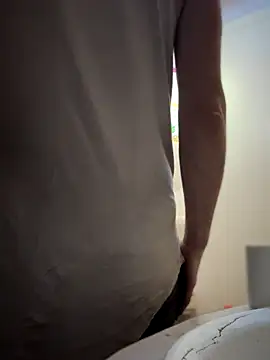 Snapshot of GoldenFlameGoddess chatting on October 19, 2025, 1:19 am GoldenFlameGoddess online show from October 19, 2025, 1:19 am