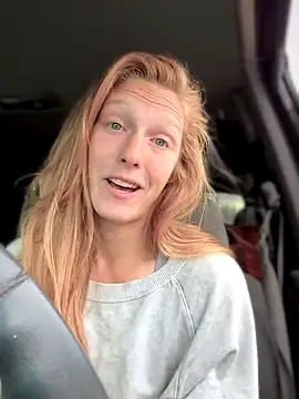 Snapshot of GoldenFlameGoddess chatting on October 24, 2025, 4:50 pm GoldenFlameGoddess online show from October 24, 2025, 4:50 pm