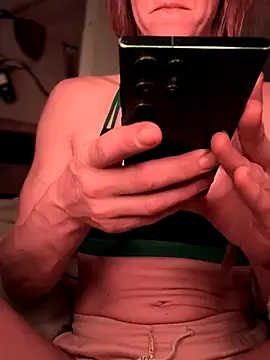 Snapshot of GoldenFlameGoddess chatting on November 16, 2025, 12:54 pm GoldenFlameGoddess online show from November 16, 2025, 12:54 pm