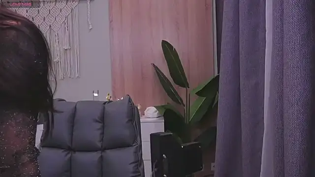 Molly Jons online show from September 11, 2025, 1:05 am