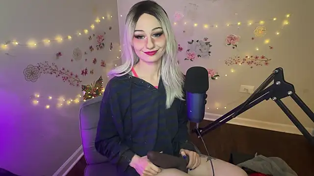 Starr1123 online show from June 17, 2026, 7:13 pm