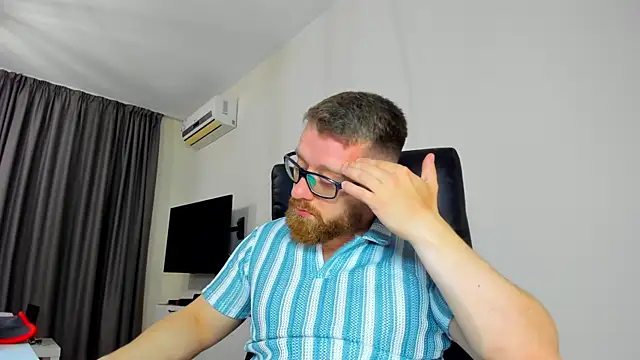 Findom guy online show from April 13, 2026, 10:52 am