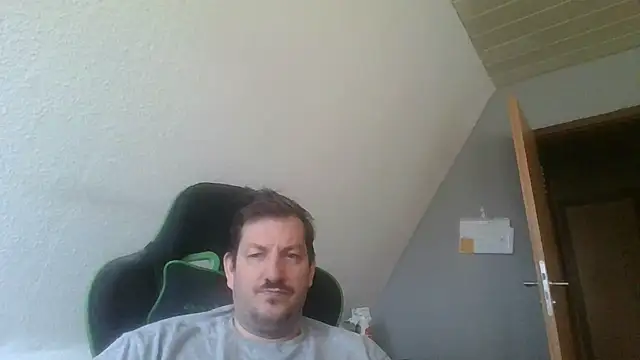 Snapshot of Golffahrer1982 chatting on September 11, 2025, 10:04 am Golffahrer1982 online show from September 11, 2025, 10:04 am