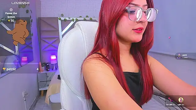 Zoe Lennoxx online show from February 26, 2025, 1:43 pm