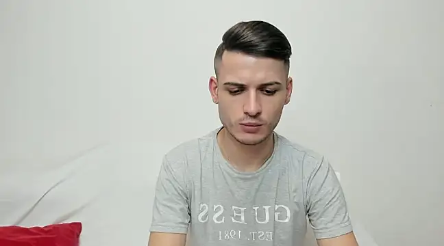 andboyfor6 online show from December 3, 2024, 7:28 pm