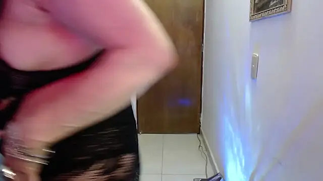 Snapshot of KarimaSarabe chatting on February 25, 2026, 9:47 pm KarimaSarabe online show from February 25, 2026, 9:47 pm