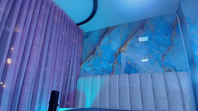  sex mia online show from April 8, 2026, 7:15 pm