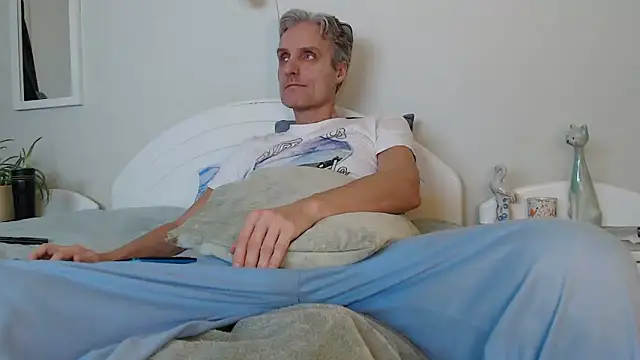 StrongBill online show from January 5, 2025, 3:34 pm