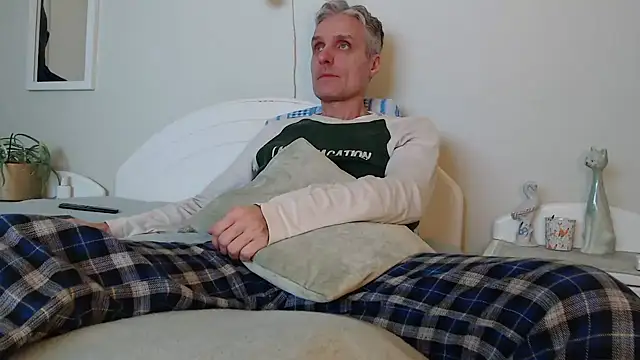 StrongBill online show from February 1, 2025, 3:28 pm