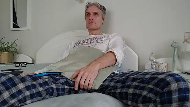 StrongBill online show from December 26, 2024, 9:01 am