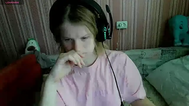 Kathlyn  Heath online show from April 15, 2026, 9:04 am