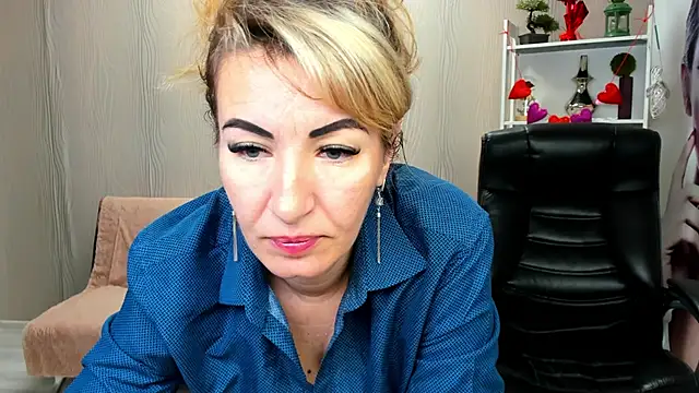 Cassandra Hotty online show from February 17, 2025, 4:20 am