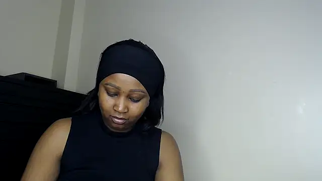 NIKKIE LOVE online show from April 13, 2026, 9:30 pm