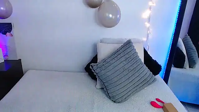 Isa Maiden1 online show from March 13, 2026, 4:23 pm