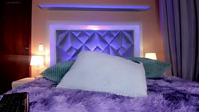 Snapshot of Rodd__y chatting on February 26, 2025, 8:04 pm Rodd  y online show from February 26, 2025, 8:04 pm