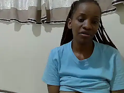 Snapshot of prettybeee chatting on March 2, 2026, 7:54 pm prettybeee online show from March 2, 2026, 7:54 pm