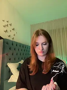  Chlo  e online show from February 20, 2025, 3:45 am