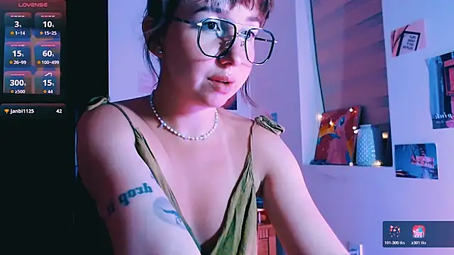 Cosmo Riri online show from March 26, 2026, 12:36 pm