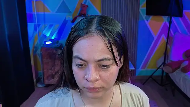 Cuttiealice online show from October 14, 2025, 1:12 pm