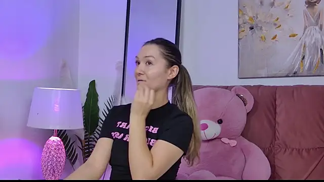 NicolLopeze online show from November 23, 2025, 4:28 pm