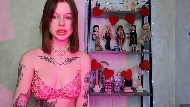 LisaDenvinn online show from February 14, 2025, 4:37 am
