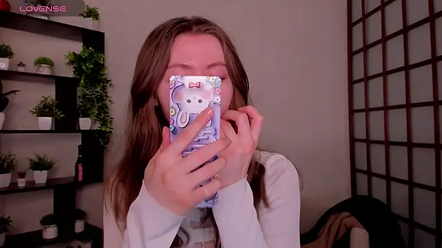 KateCuddle online show from March 12, 2026, 2:39 am