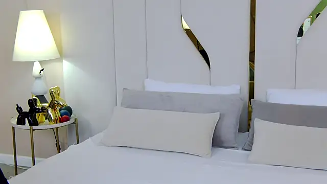 Betty Bridge online show from November 6, 2025, 6:17 am