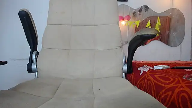 SHARICK GRECO online show from October 5, 2025, 12:18 pm