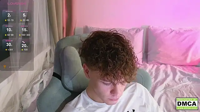 cute thomas online show from October 9, 2025, 9:37 pm