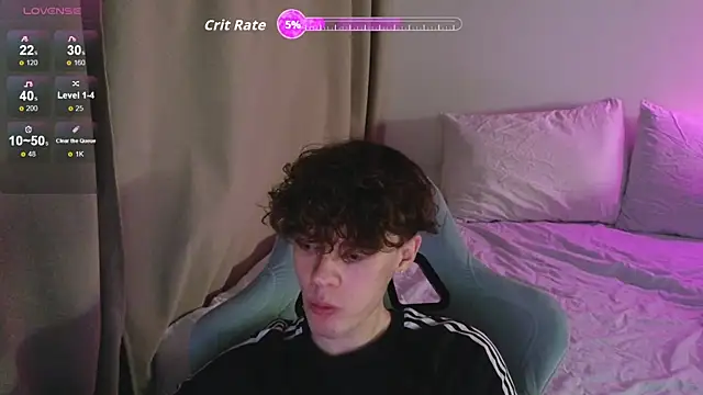 cute thomas online show from April 20, 2026, 7:37 pm