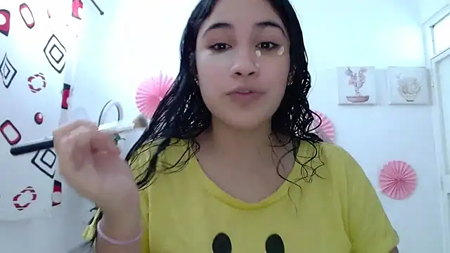 InocentHeaven1 online show from November 6, 2025, 1:04 pm