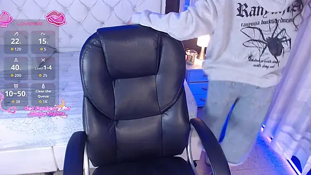 Snapshot of LiaVillalobos chatting on November 28, 2025, 1:00 pm LiaVillalobos online show from November 28, 2025, 1:00 pm