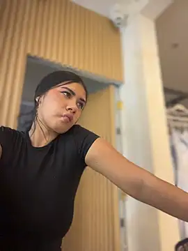 clarachanelricek online show from November 4, 2025, 7:06 pm