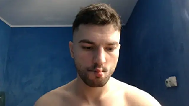 Snapshot of alex_blu chatting on February 28, 2026, 10:31 pm alex blu online show from February 28, 2026, 10:31 pm