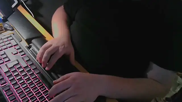 Snapshot of Smallcock22 chatting on February 24, 2026, 6:20 pm Smallcock22 online show from February 24, 2026, 6:20 pm