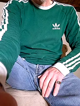 Snapshot of eddouxxx78 chatting on November 4, 2025, 5:39 pm eddouxxx78 online show from November 4, 2025, 5:39 pm